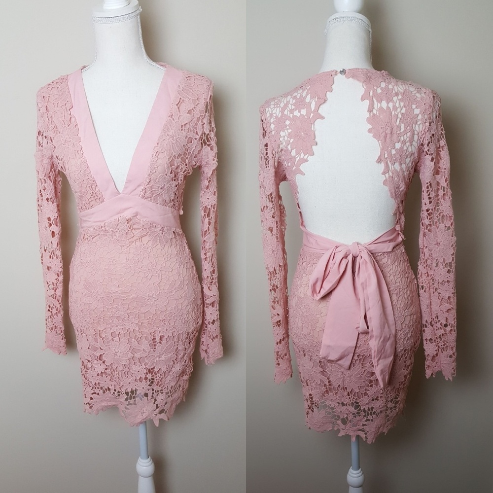 Blush pink size small embroidered dress - Picture 3 of 9